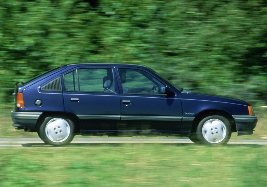  Opel Kadett Beauty 5-Door (E) 1990 года  (фото 3 из 8)